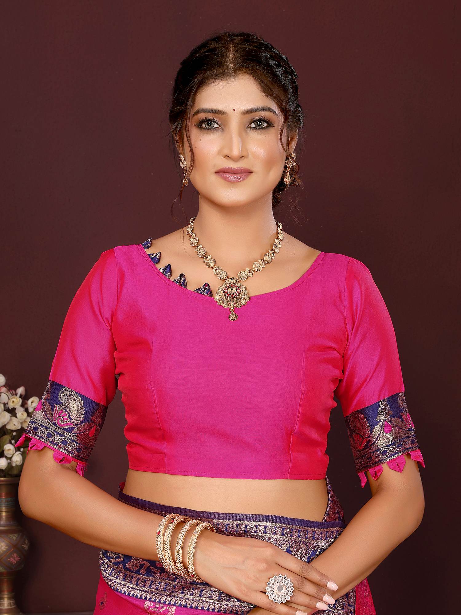 Varanga Women Banarasi Saree With Blouse Piece