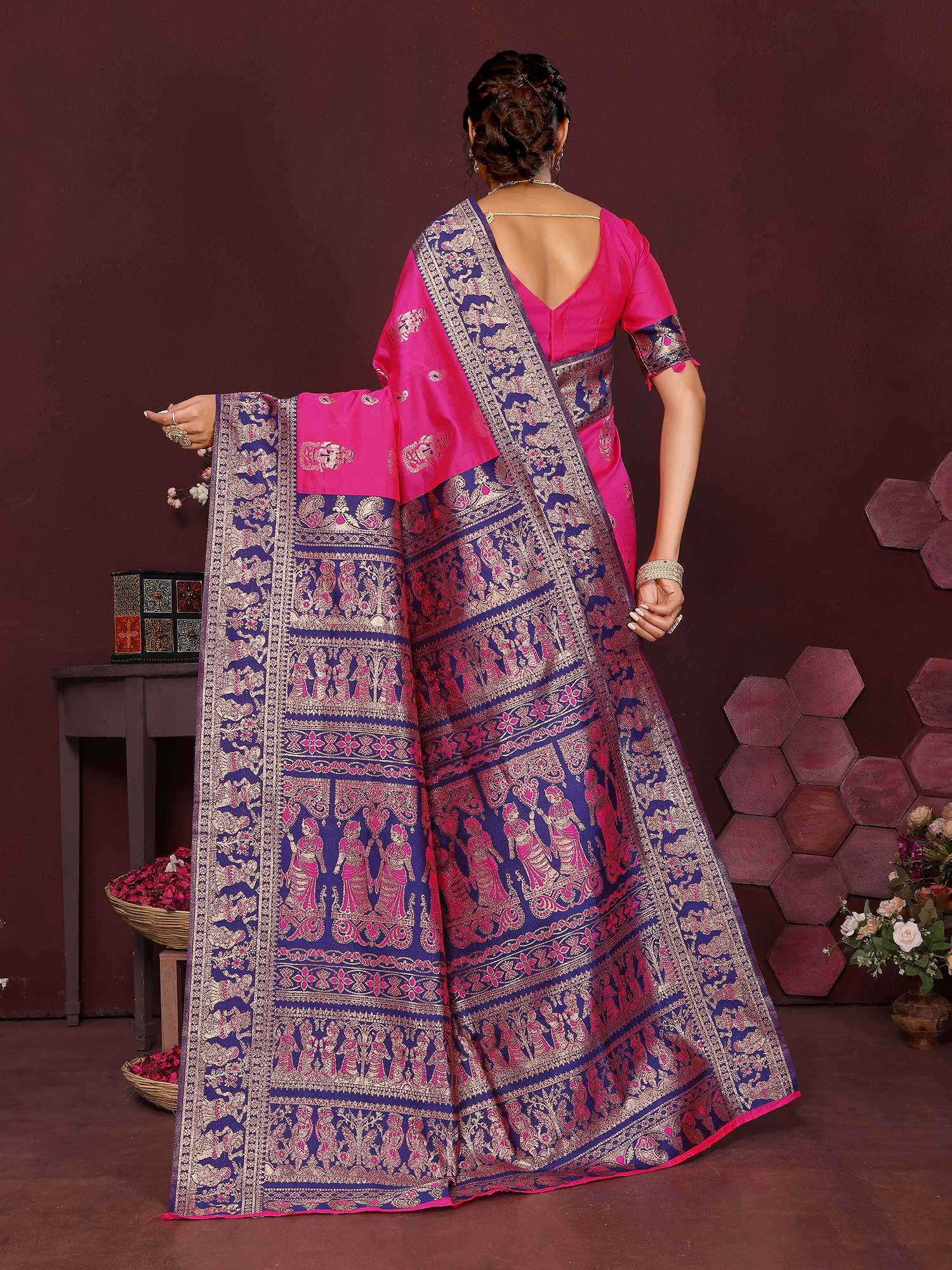 Varanga Women Banarasi Saree With Blouse Piece