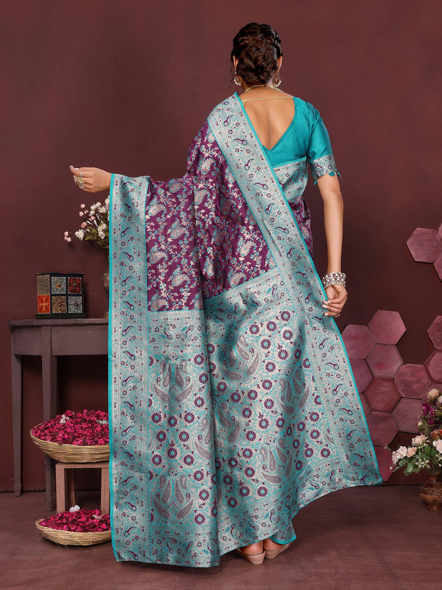 Varanga Women Banarasi Saree With Blouse Piece