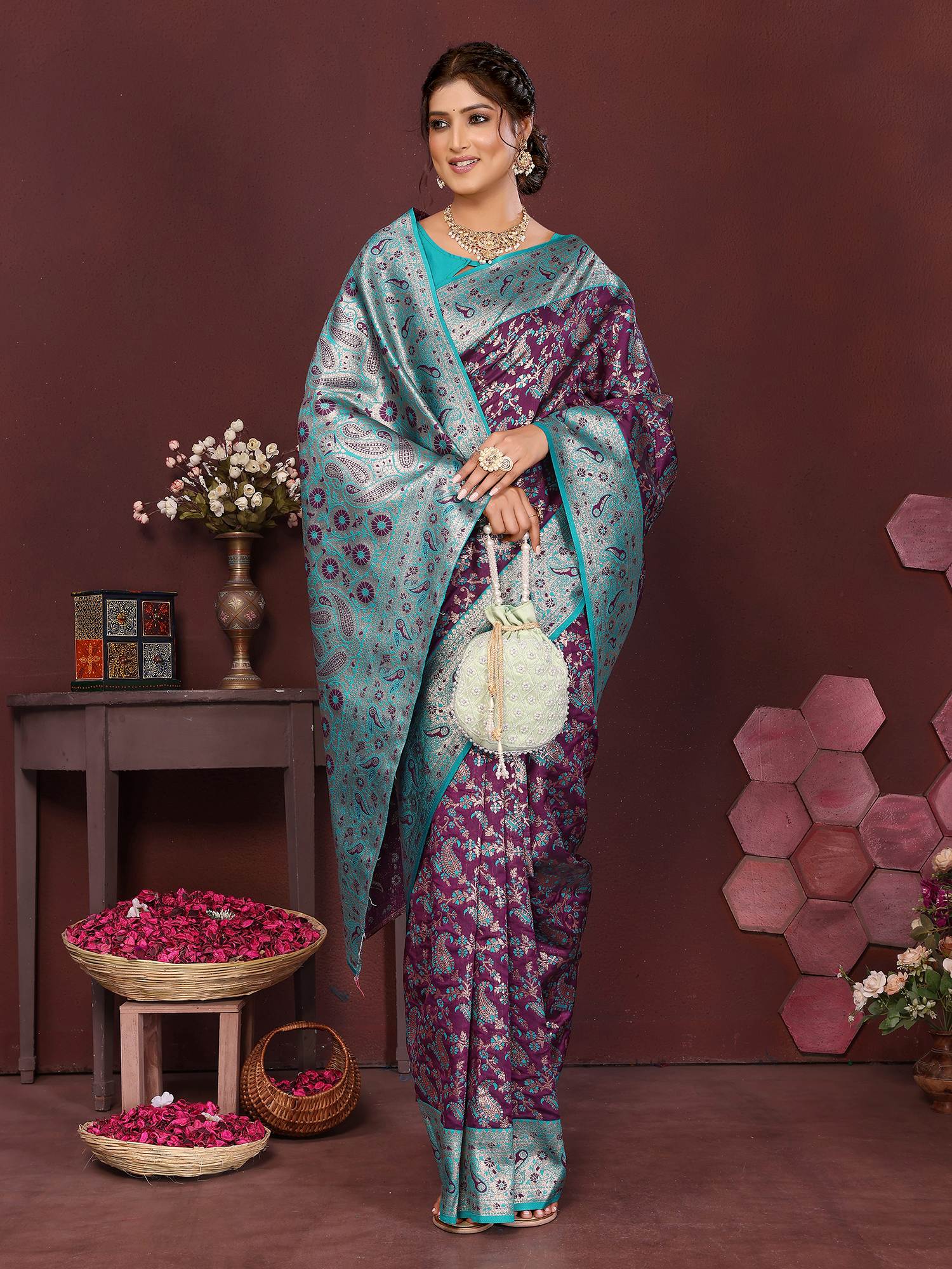 Varanga Women Banarasi Saree With Blouse Piece