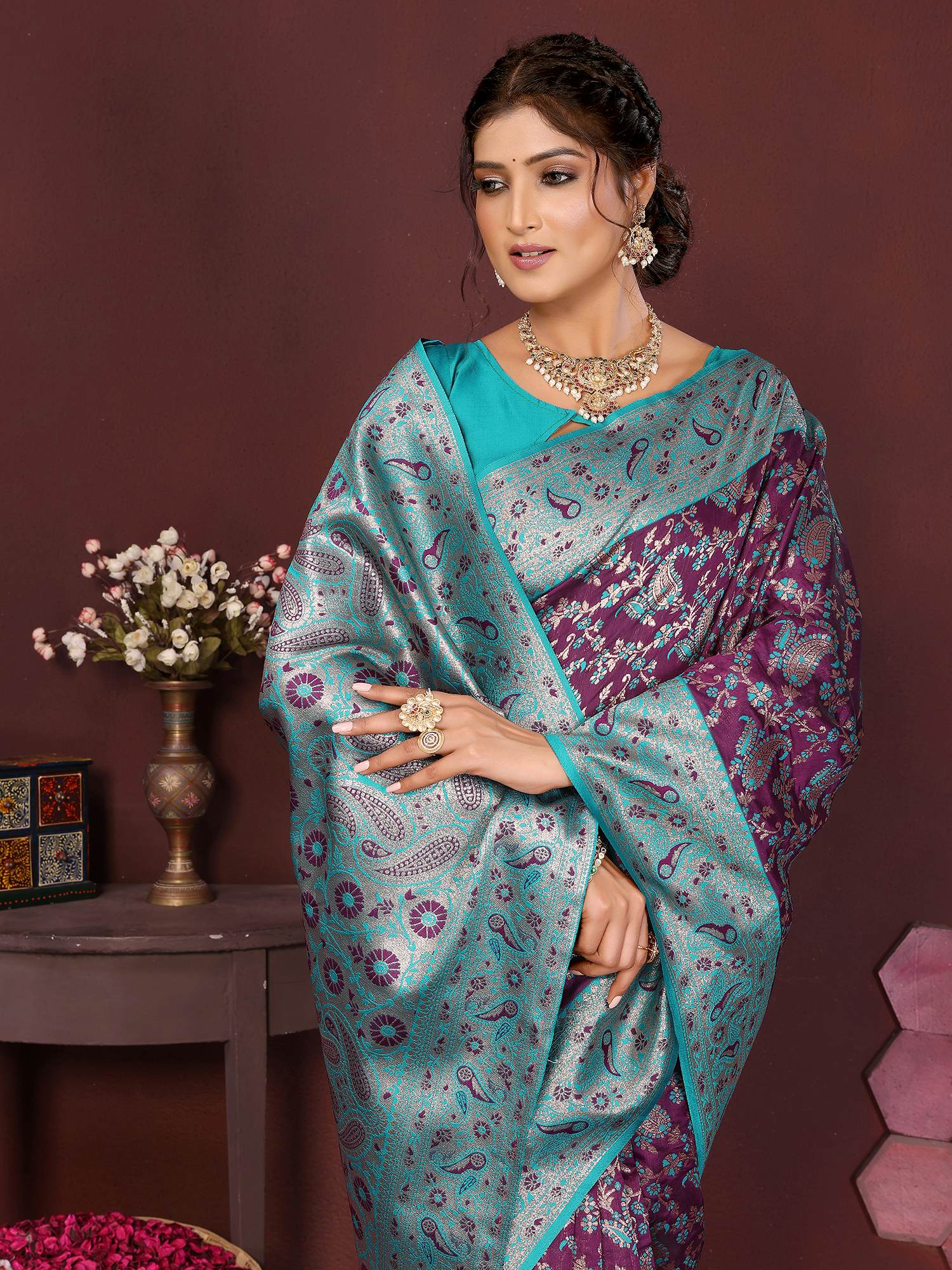 Varanga Women Banarasi Saree With Blouse Piece