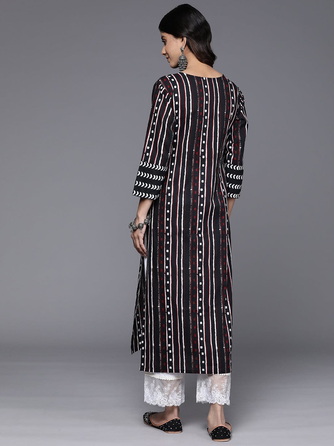 Varanga Women Black Straight Kurta With Three- Quarter Sleeve.