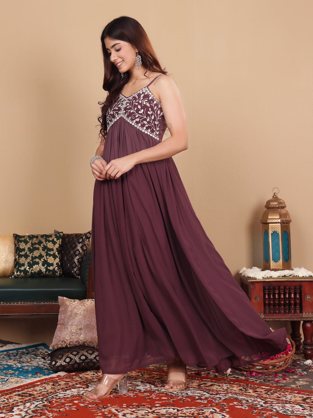 Varanga Women Thread And Gota Embroidered Kurta And Dupatta