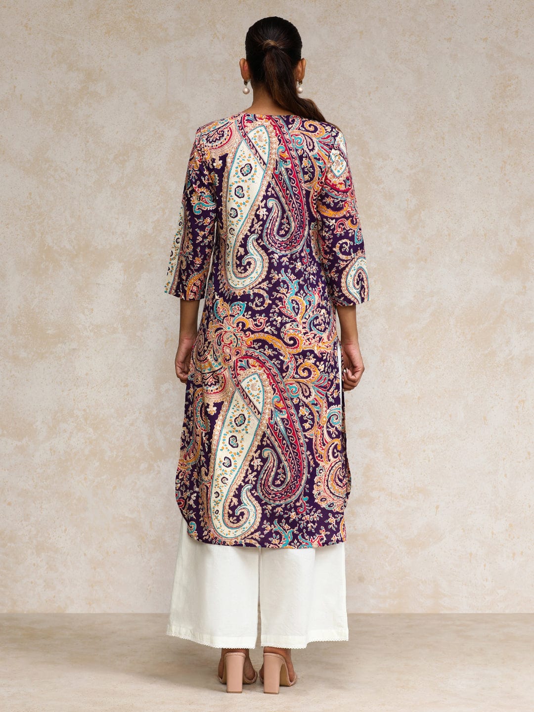 Varanga Women paisley printed three quarter sleeve Kurta
