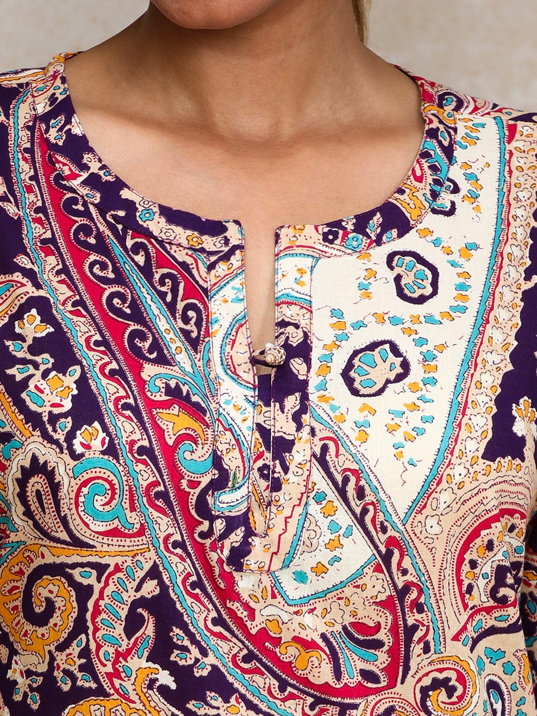 Varanga Women paisley printed three quarter sleeve Kurta