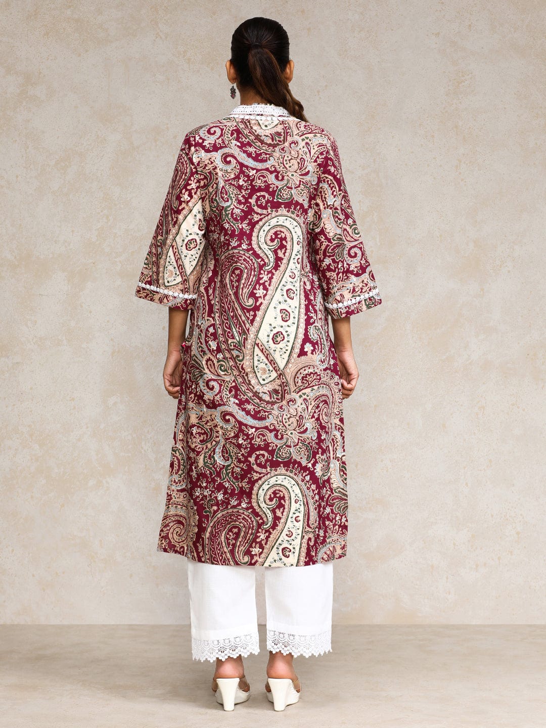 Varanga Women paisley printed three quarter sleeve Kurta