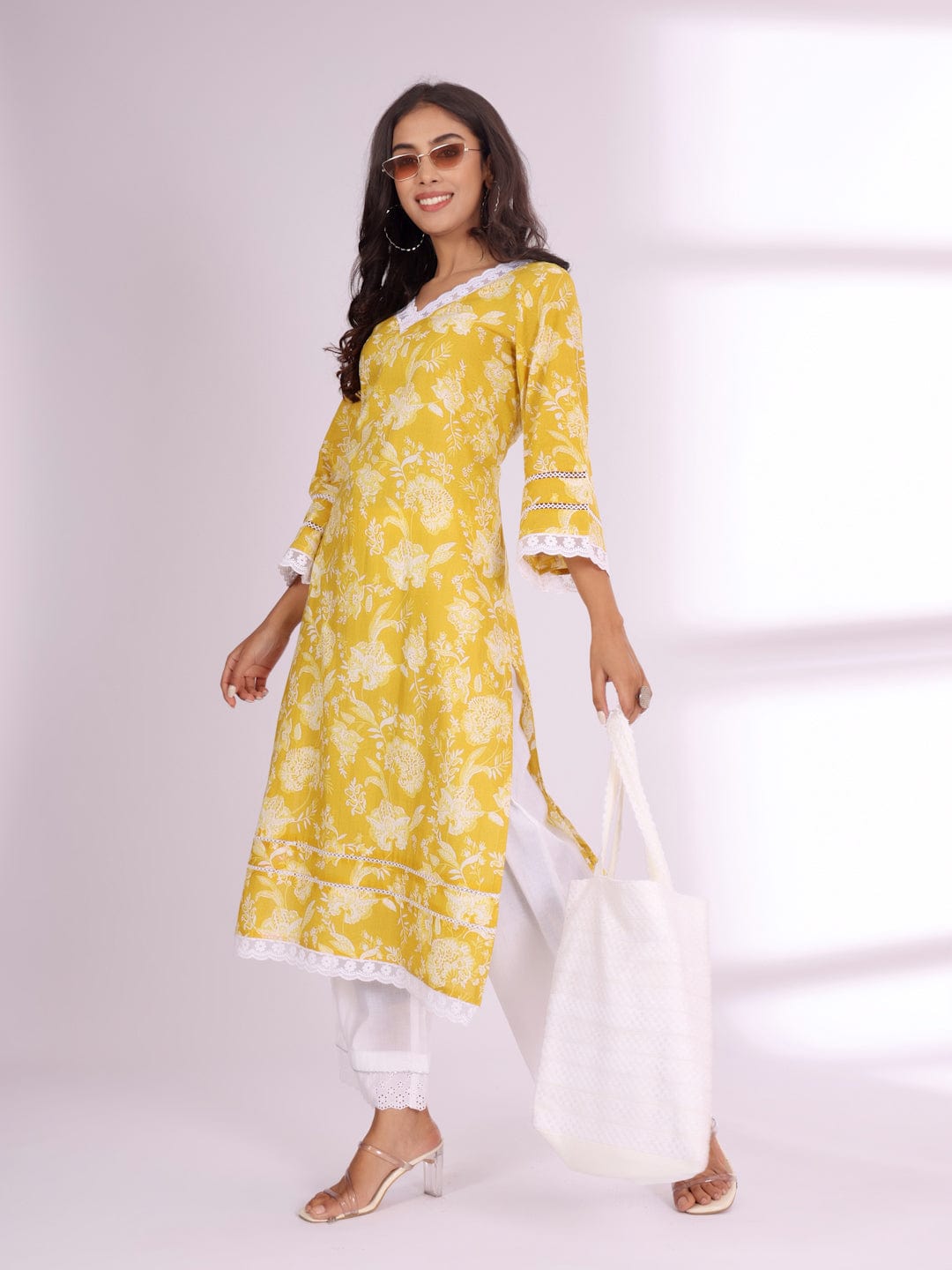 Varanga Women Ethnic Floral Printed Flared Sleeve Kurta