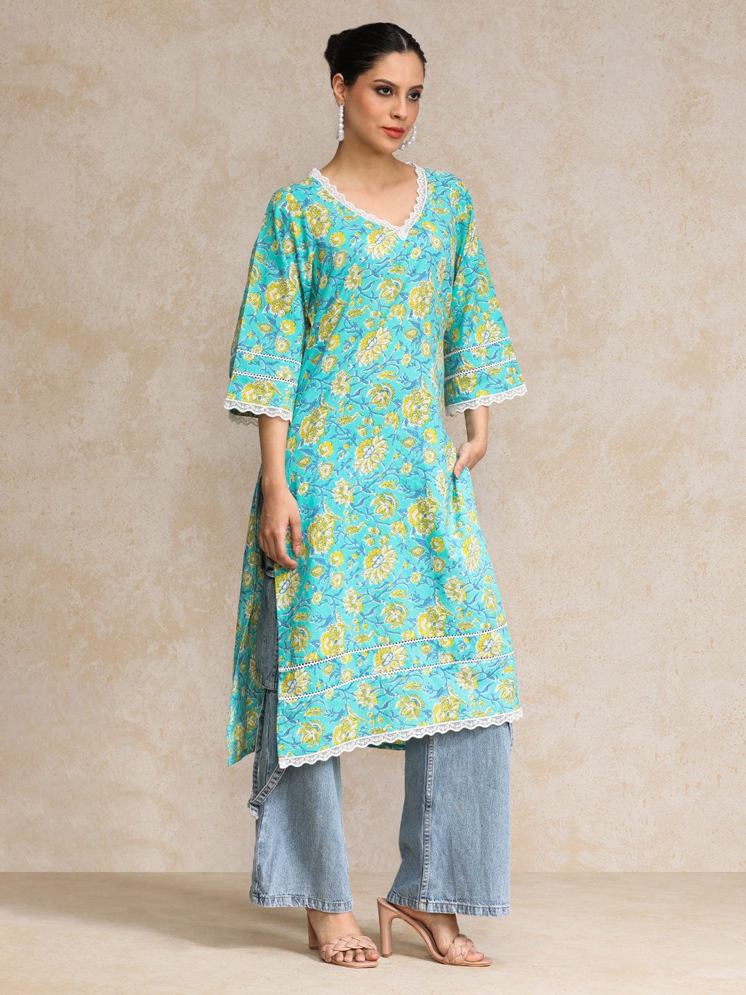 Varanga Women Ethnic Floral Printed With Lace Detaling Kurta