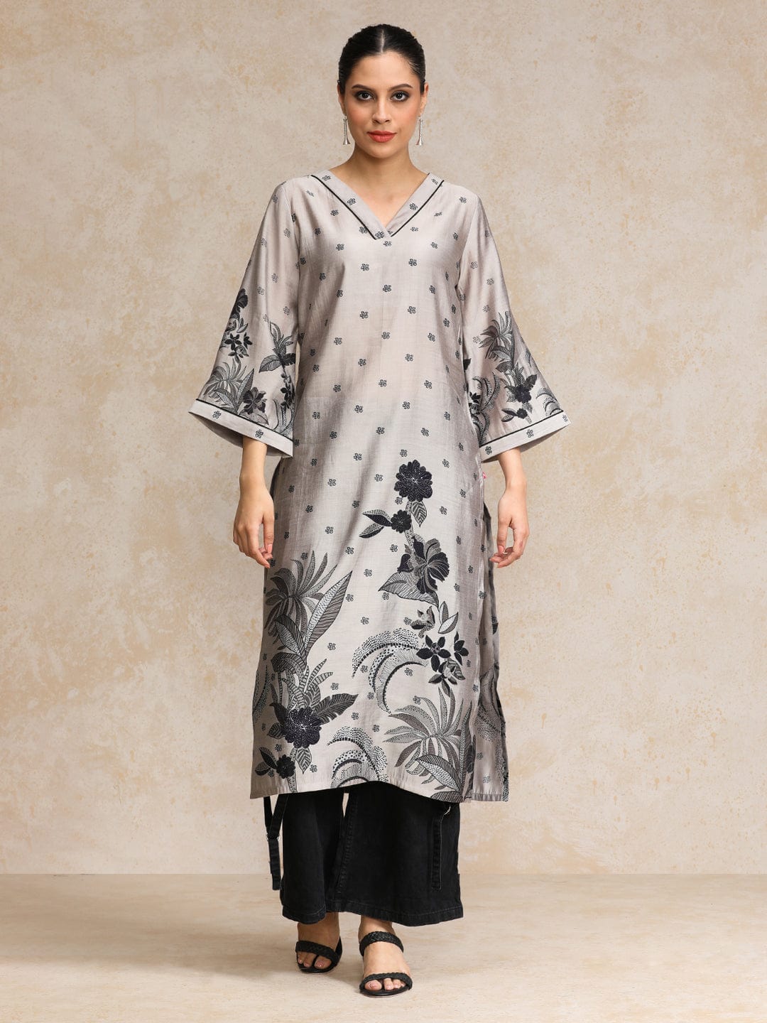 Bold Placement Floral Printed V Neck Kurta