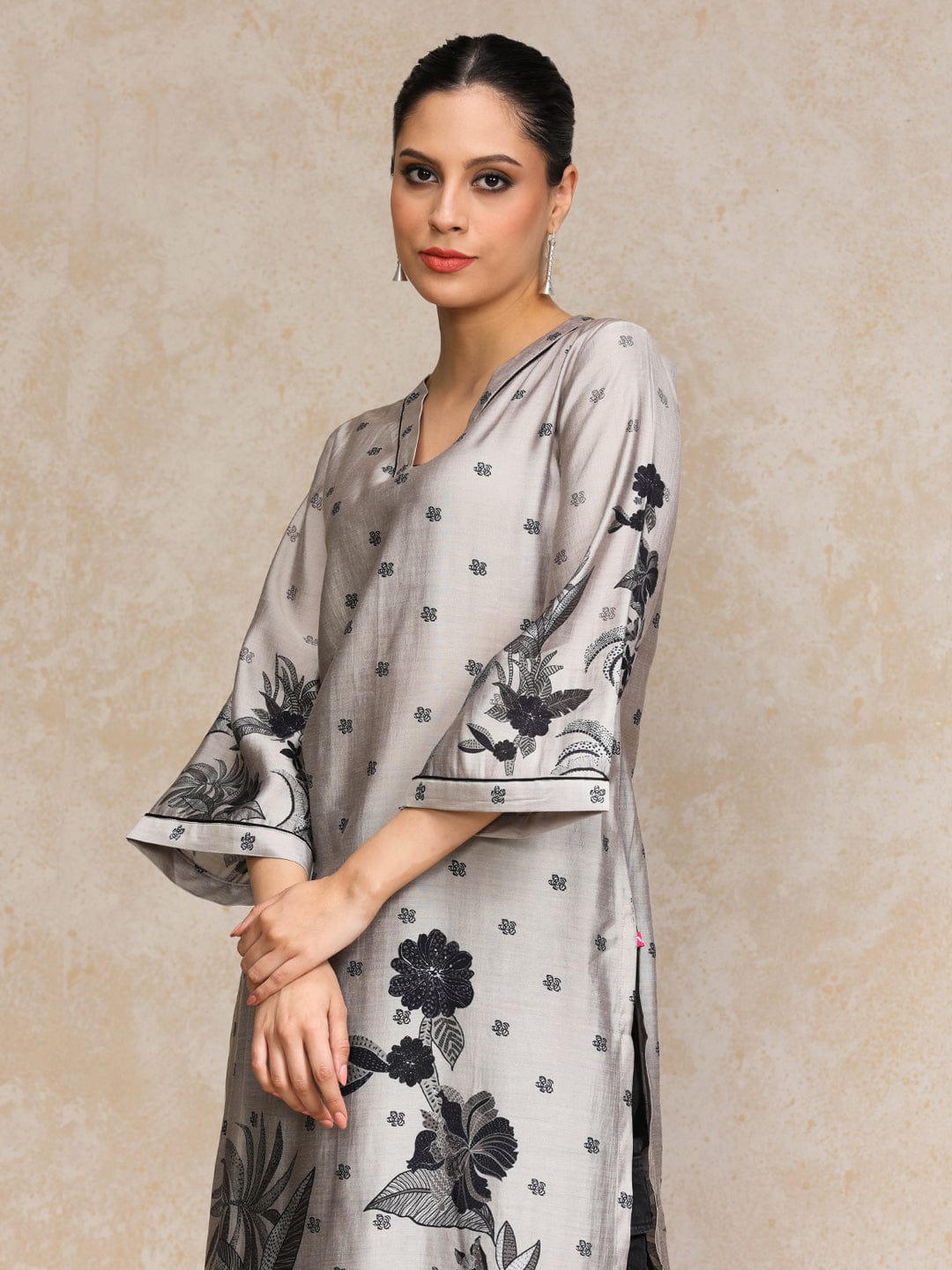 Bold Placement Floral Printed V Neck Kurta
