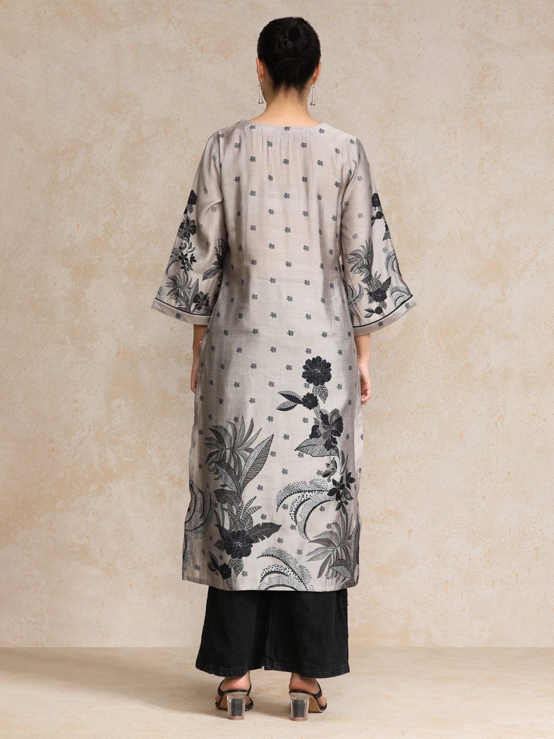 Bold Placement Floral Printed V Neck Kurta