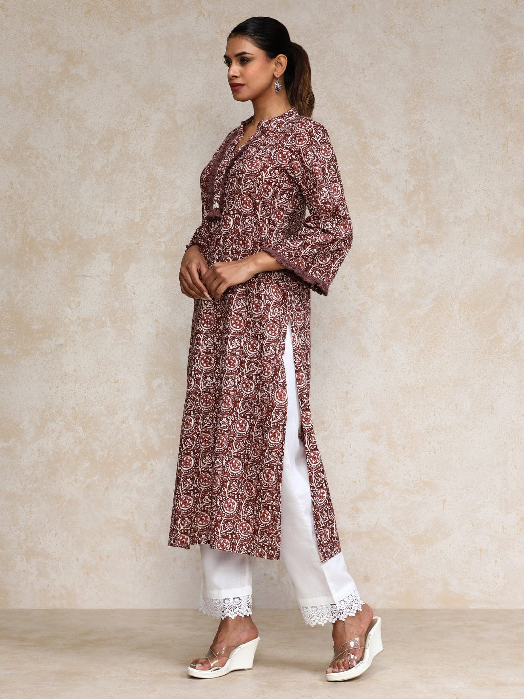 Varanga Women Ethnic Floral Printed straight kurta
