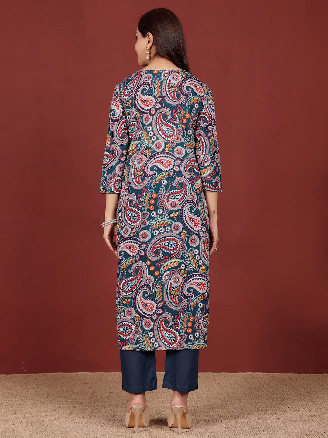 Varanga Women Paisely Printed Sequin Embroidered V Neck Kurta