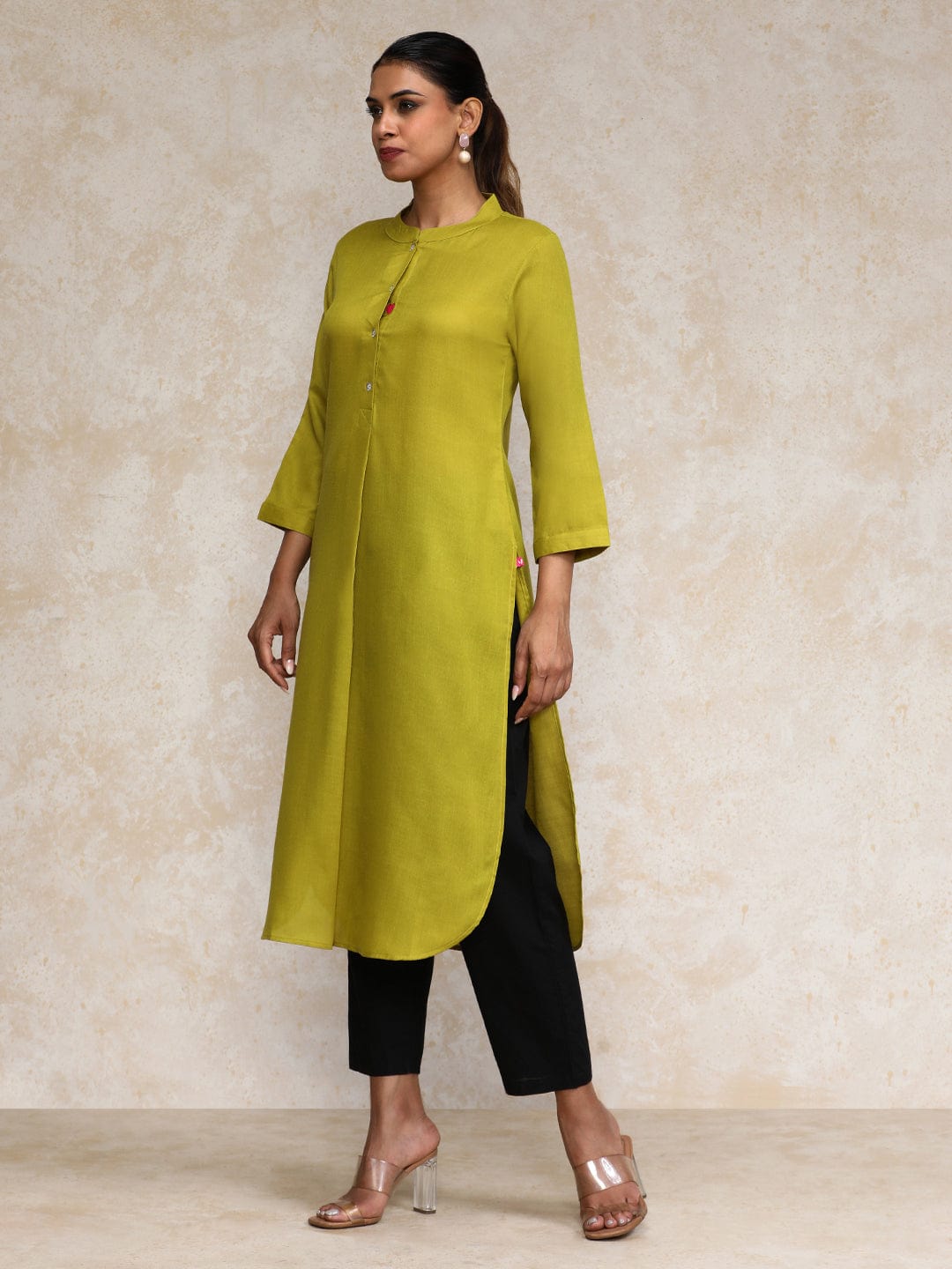 Varanga Women Apple Hem, Heart Shaped Embroidered Kurta