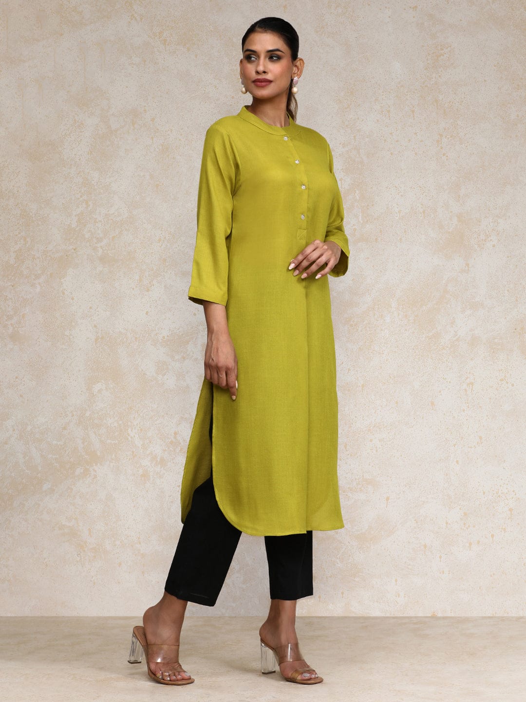 Varanga Women Apple Hem, Heart Shaped Embroidered Kurta