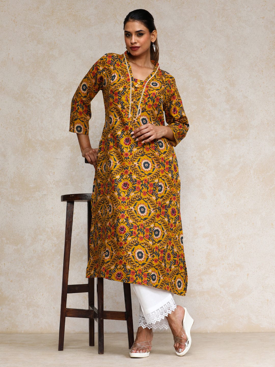 Varanga Women Ethnic Jaipuri Printed V Neck A-Line Kurta