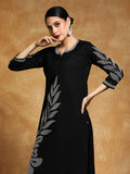 Varanga Women Thread Embroidered Floral Motif Kurta