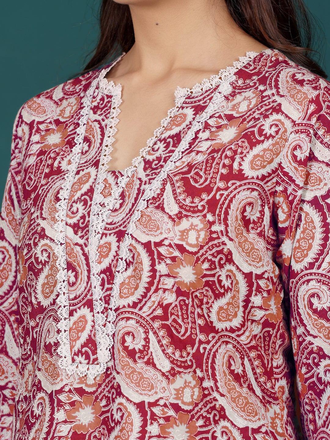 Varanga Women Paisely Printed V Neck Lace Detailed Kurta