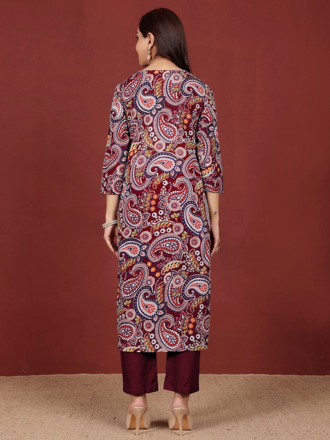 Varanga Women Paisely Printed Sequin Embroidered V Neck Kurta