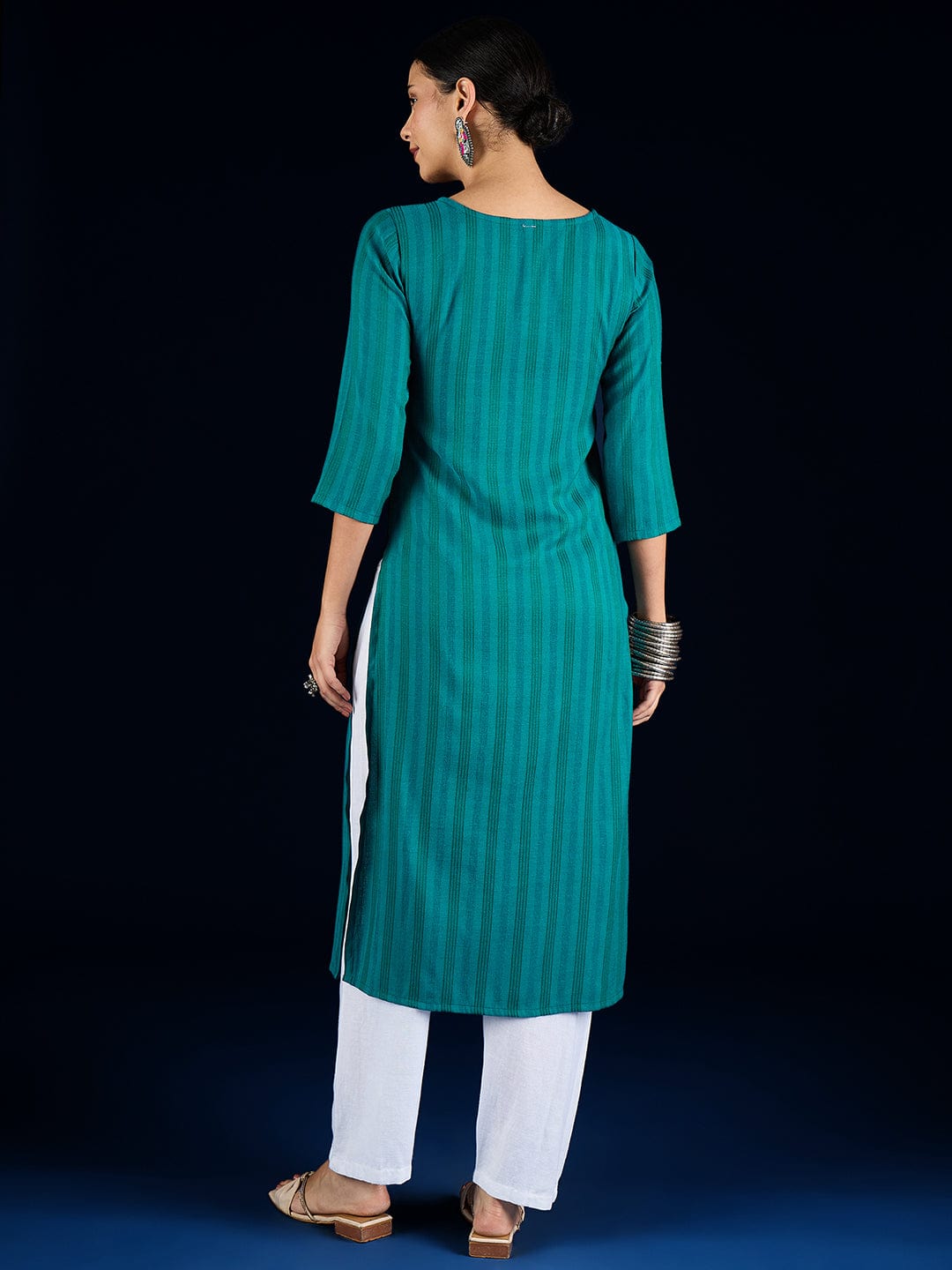 Varanga Blue Straight-Fit Kurta With Thread Embroidered Detailing