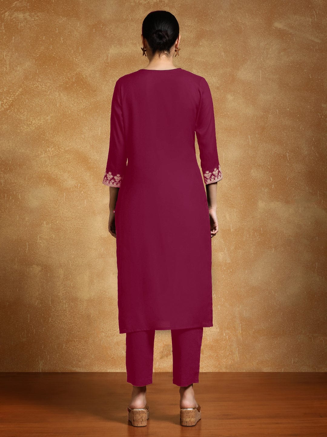 Varanga Women Floral Motif Thread Embroidered  Yoke with All over Buta Kurta