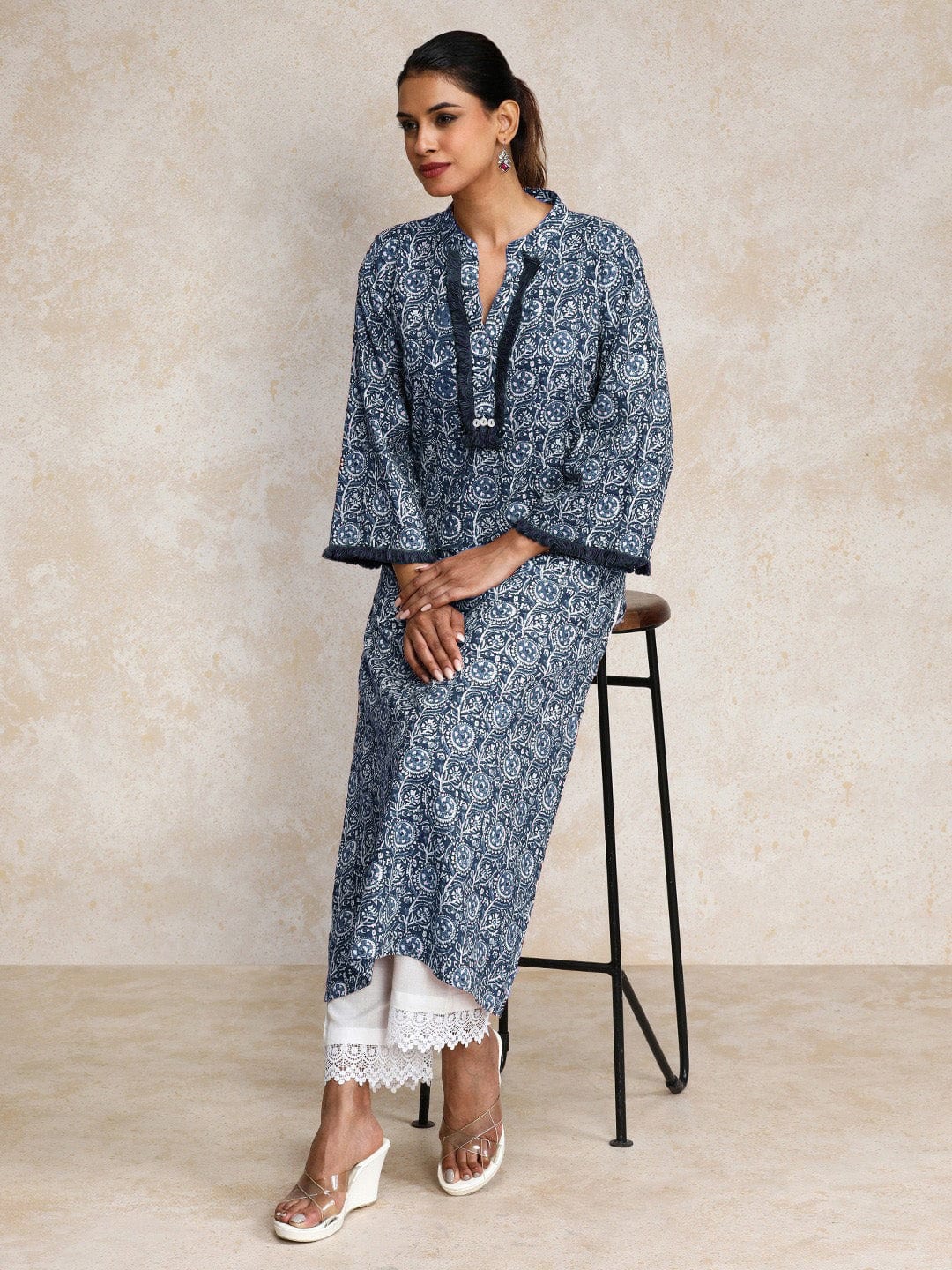 Varanga Varanga Women Ethnic Floral Printed straight kurta
