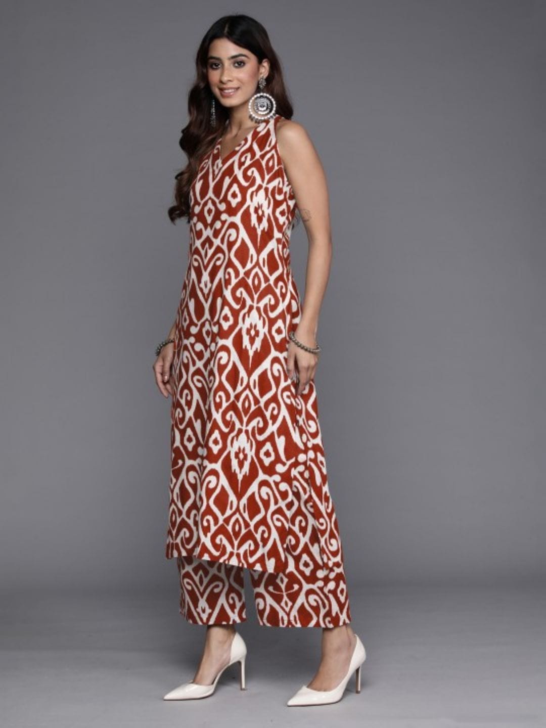 Varanga Women Red Ikat Printed Straight Kurta With Palazzo