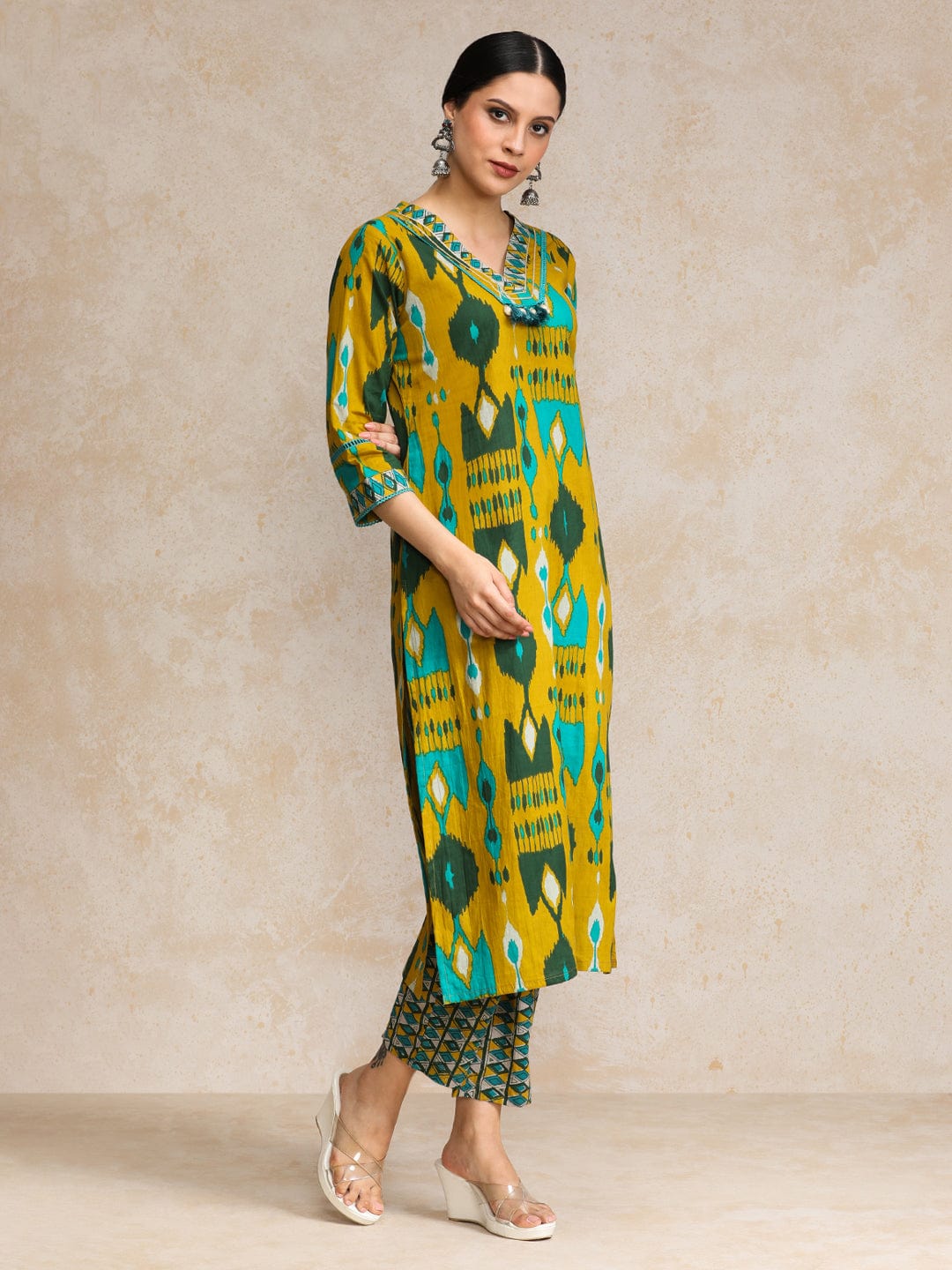 Ikat Printed Boho Look With Tassel Kurta & Chevron Trouser