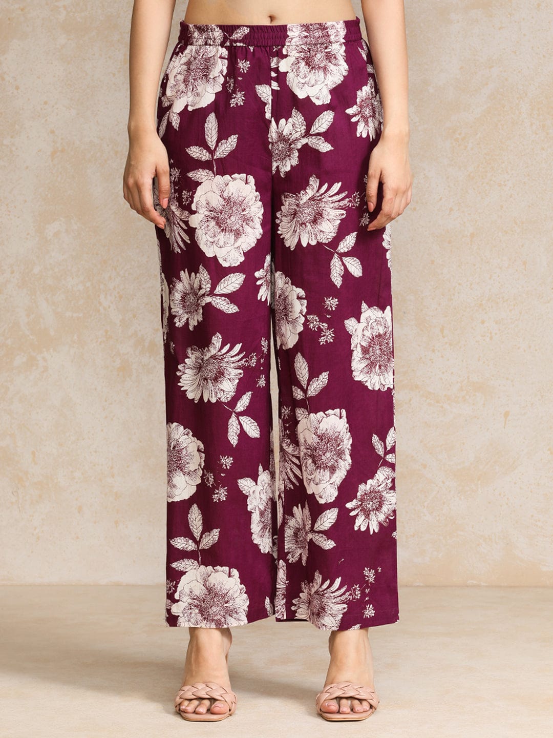 Floral Printed Sleeveless Kurta With Trouser