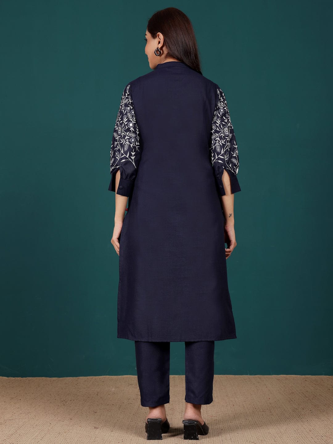 Varanga Women Floral Thread Embroidered Balloon Sleeve Pintuck Yoke Kurta With Trouser