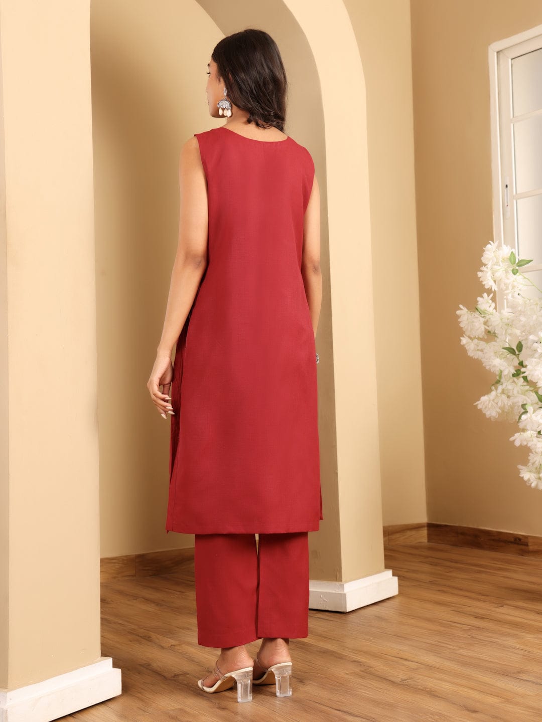 Varanga Women Solid Functional High Slit Kurta With Trouser