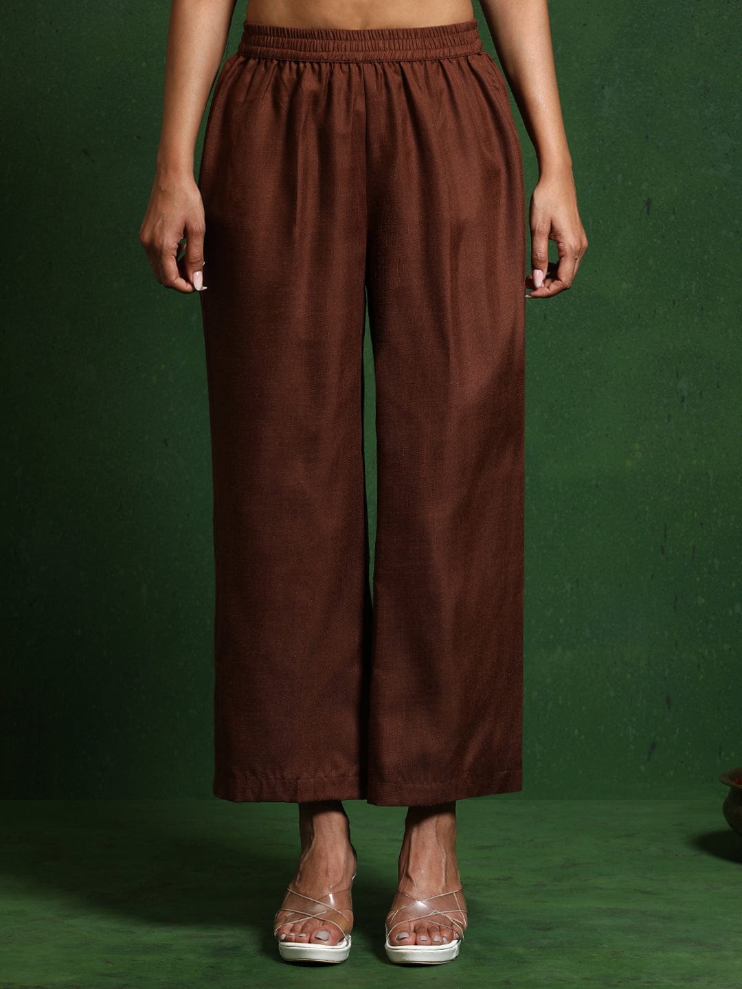 Varanga Women Round Neck Sleeveless Kurta with Trouser