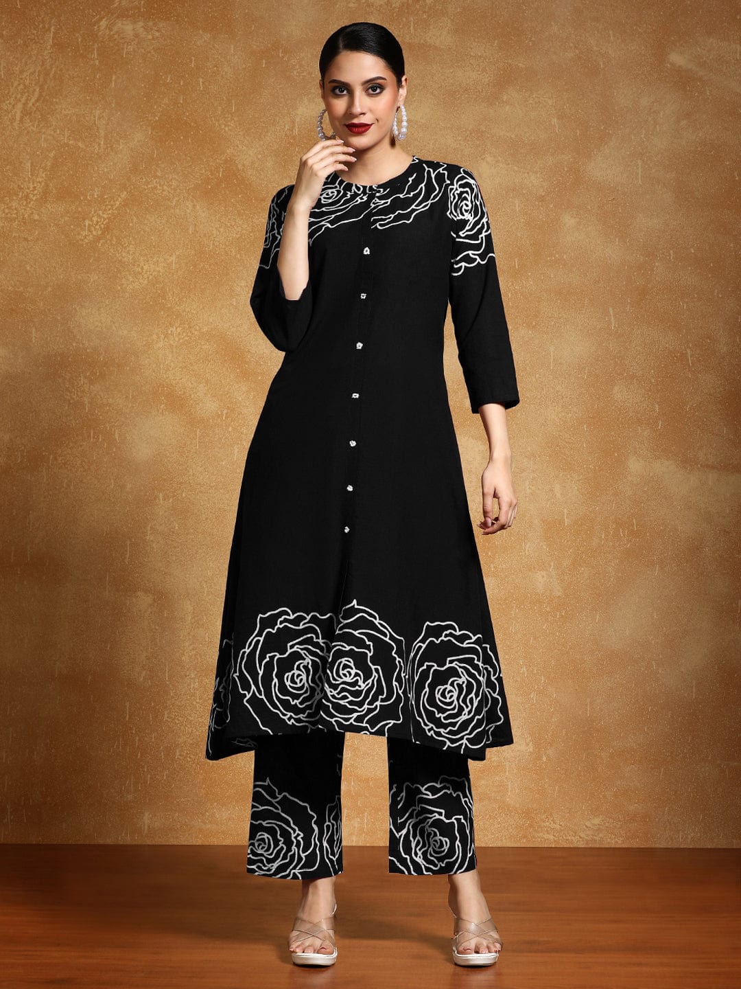 Varanga Women-Bold Floral Placement Printed Flared Kurta With Trouser