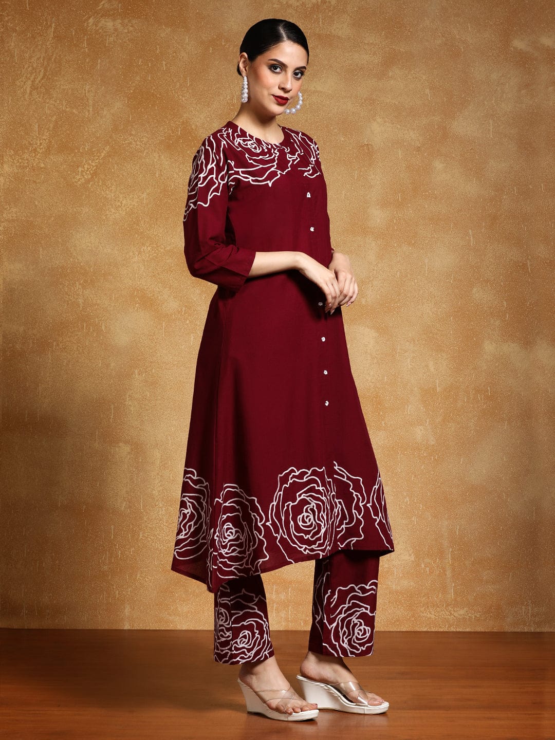 Varanga Women-Bold Floral Placement Printed Flared Kurta With Trouser