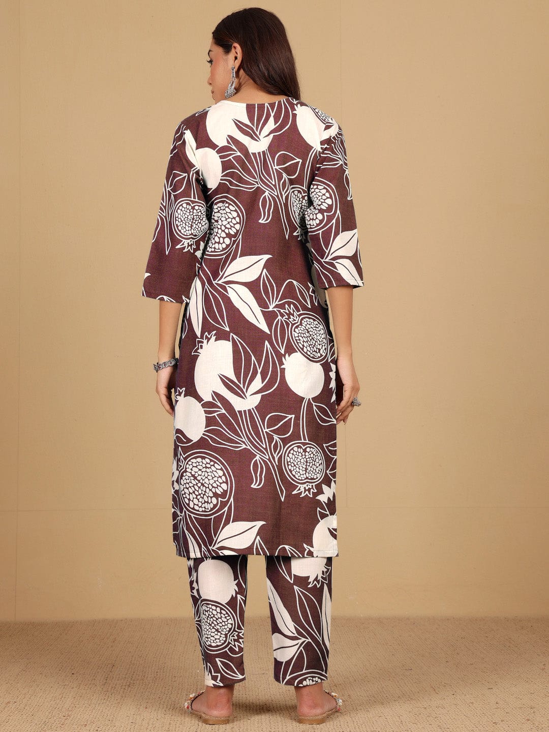 Varanga Women Round Neck Bold Print Kurta Set