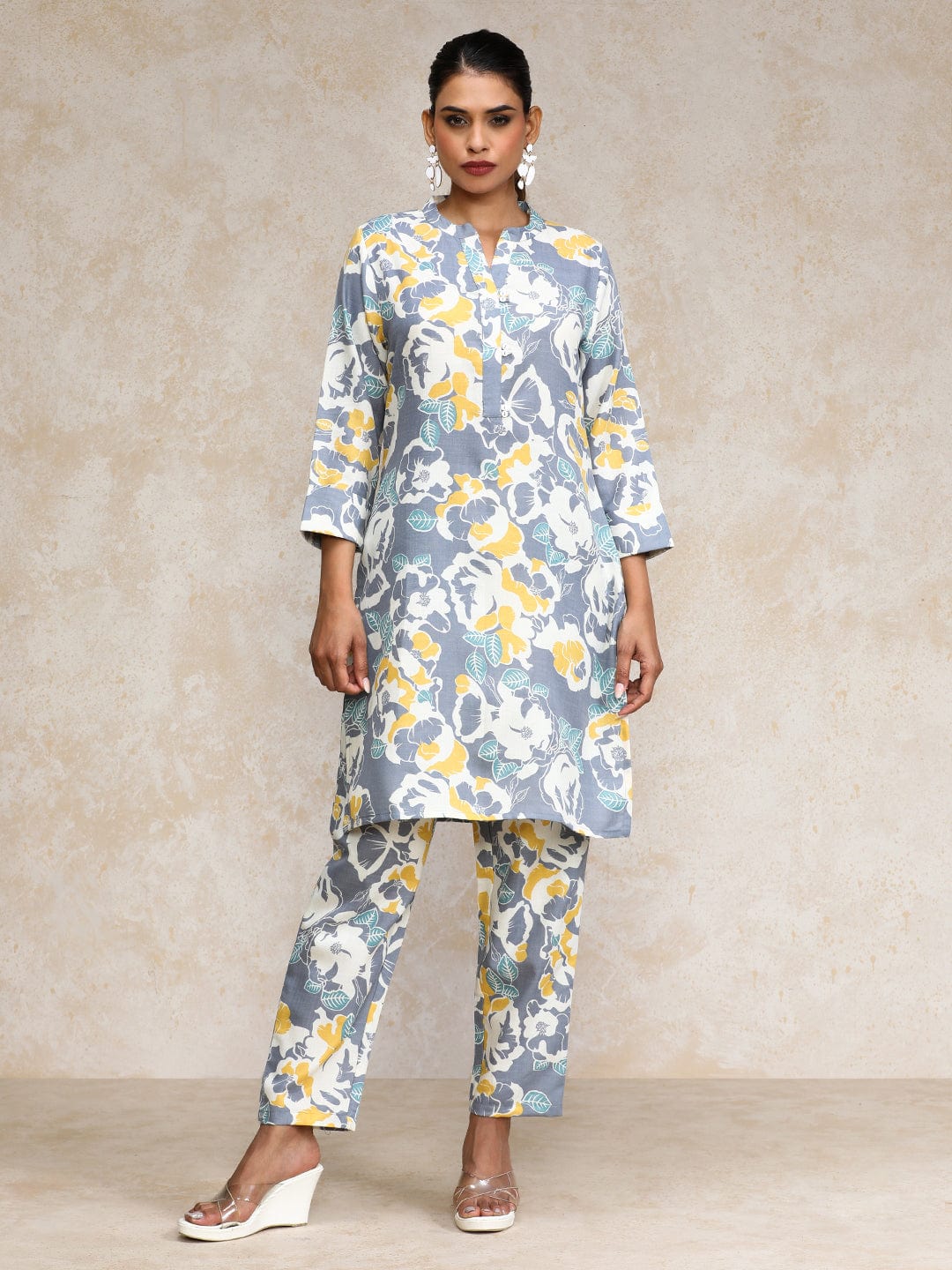 Varanga Women Abstract Printed Apple Hem Kurta with Trouser Coord Set