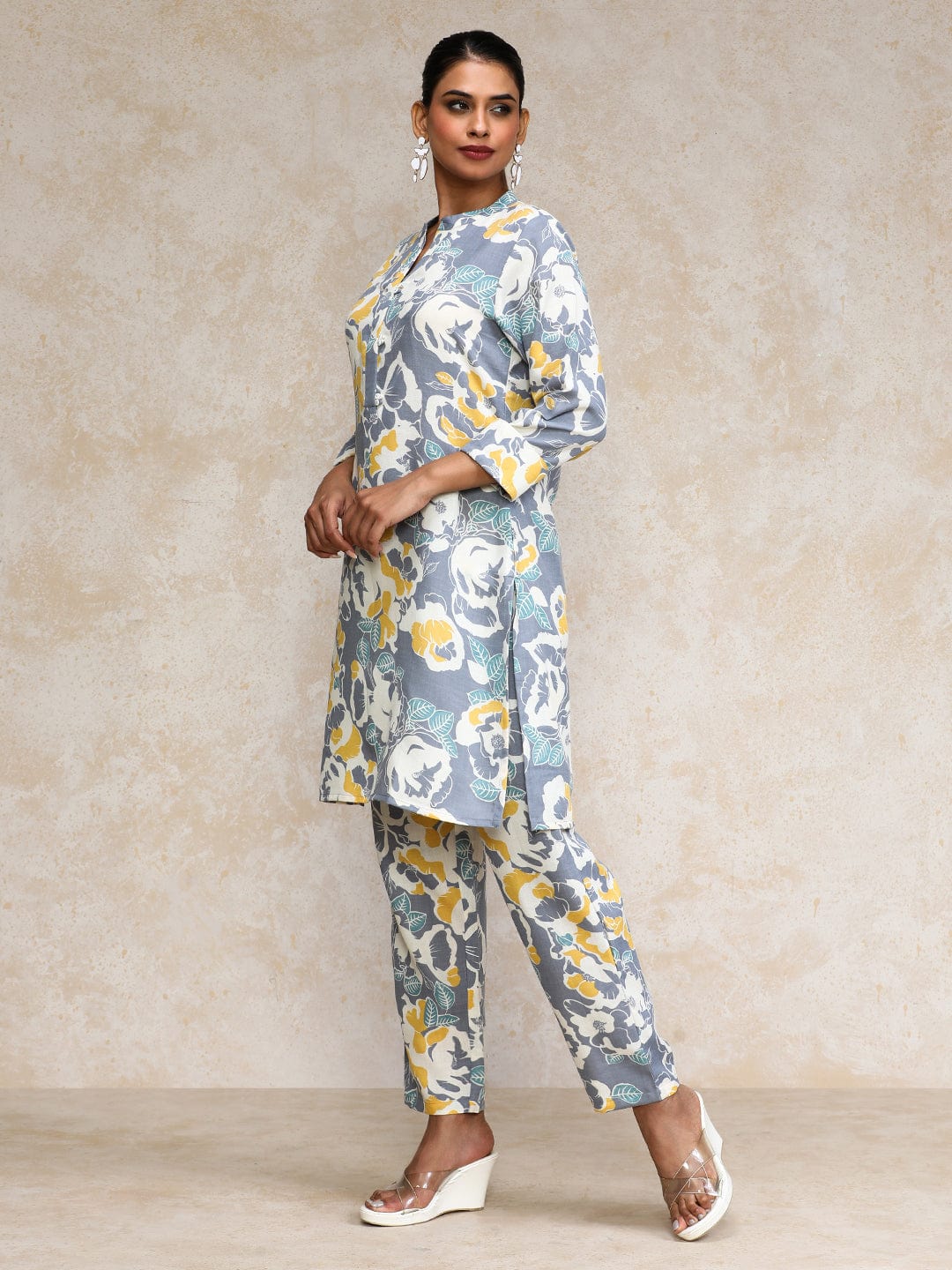 Varanga Women Abstract Printed Apple Hem Kurta with Trouser Coord Set