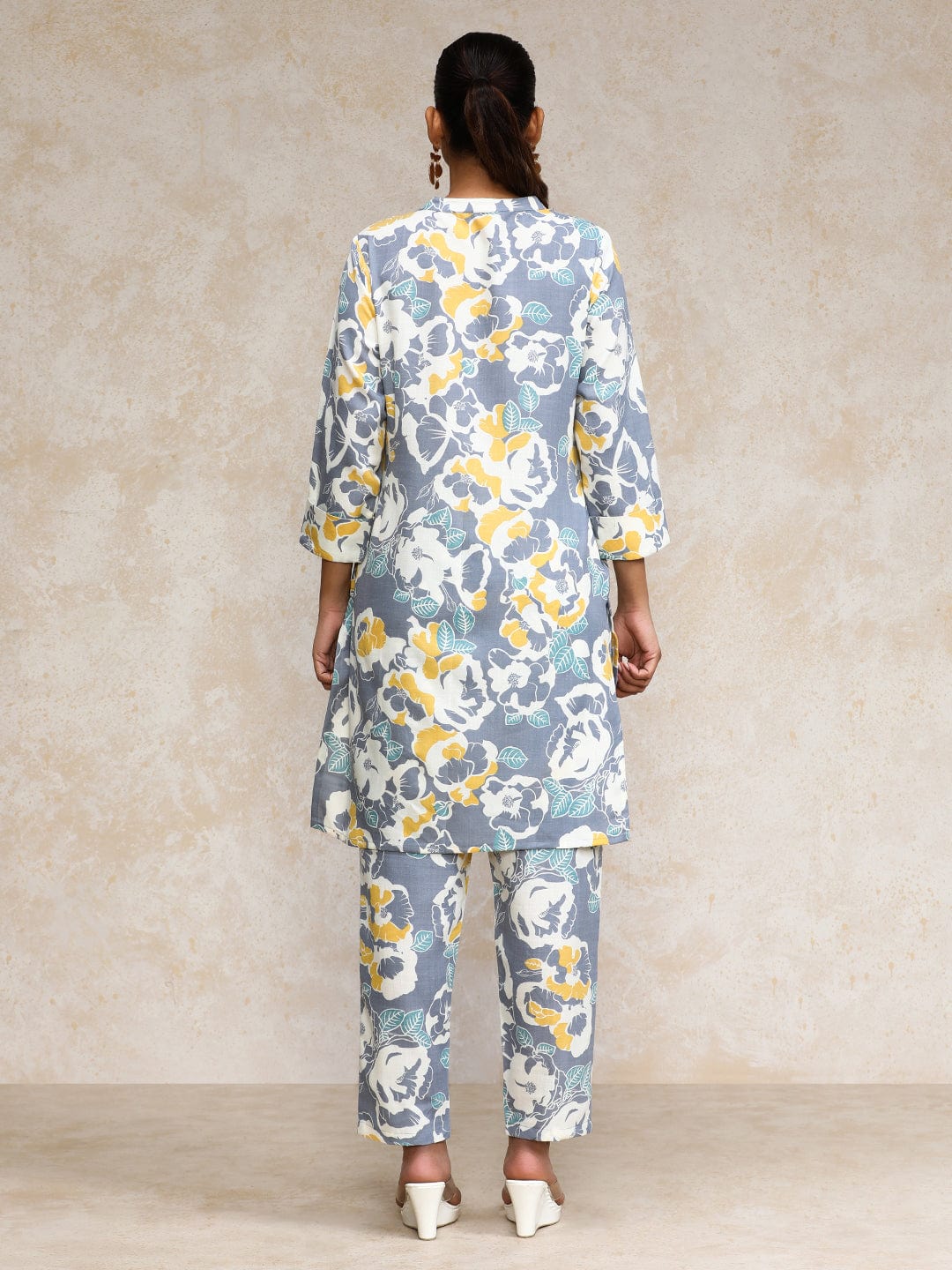 Varanga Women Abstract Printed Apple Hem Kurta with Trouser Coord Set