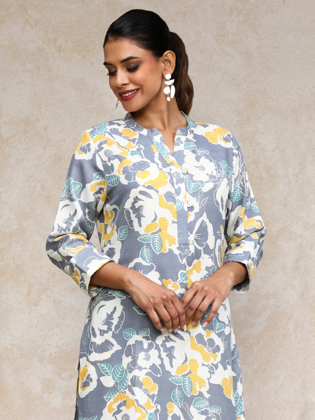 Varanga Women Abstract Printed Apple Hem Kurta with Trouser Coord Set