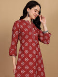 Varanga Women Printed Kurta With Thread Details On Neck Paired With Solid Trousers