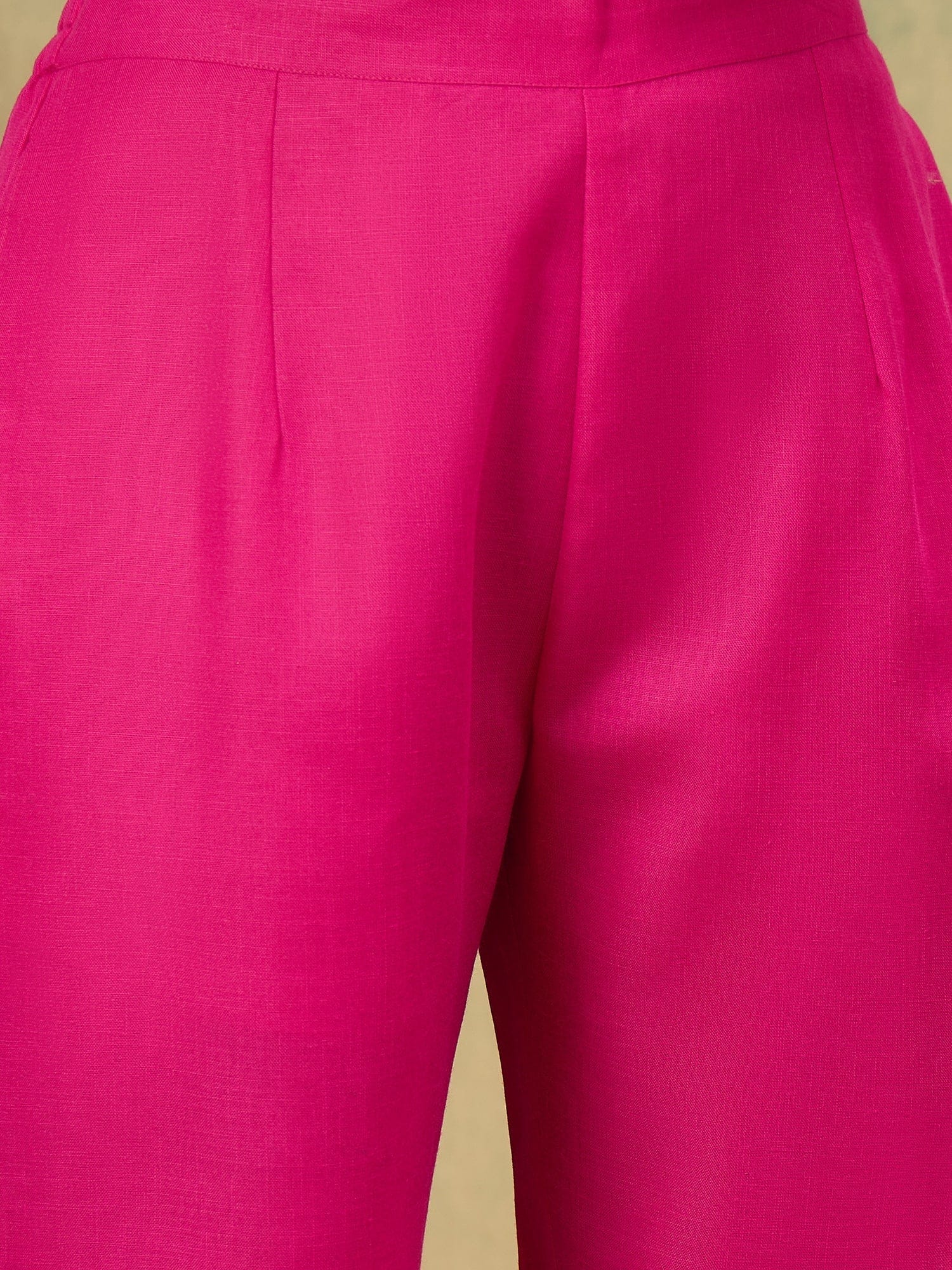 varanga Women Straight Kurta With Embroidery On Neck Paired With Solid Trousers