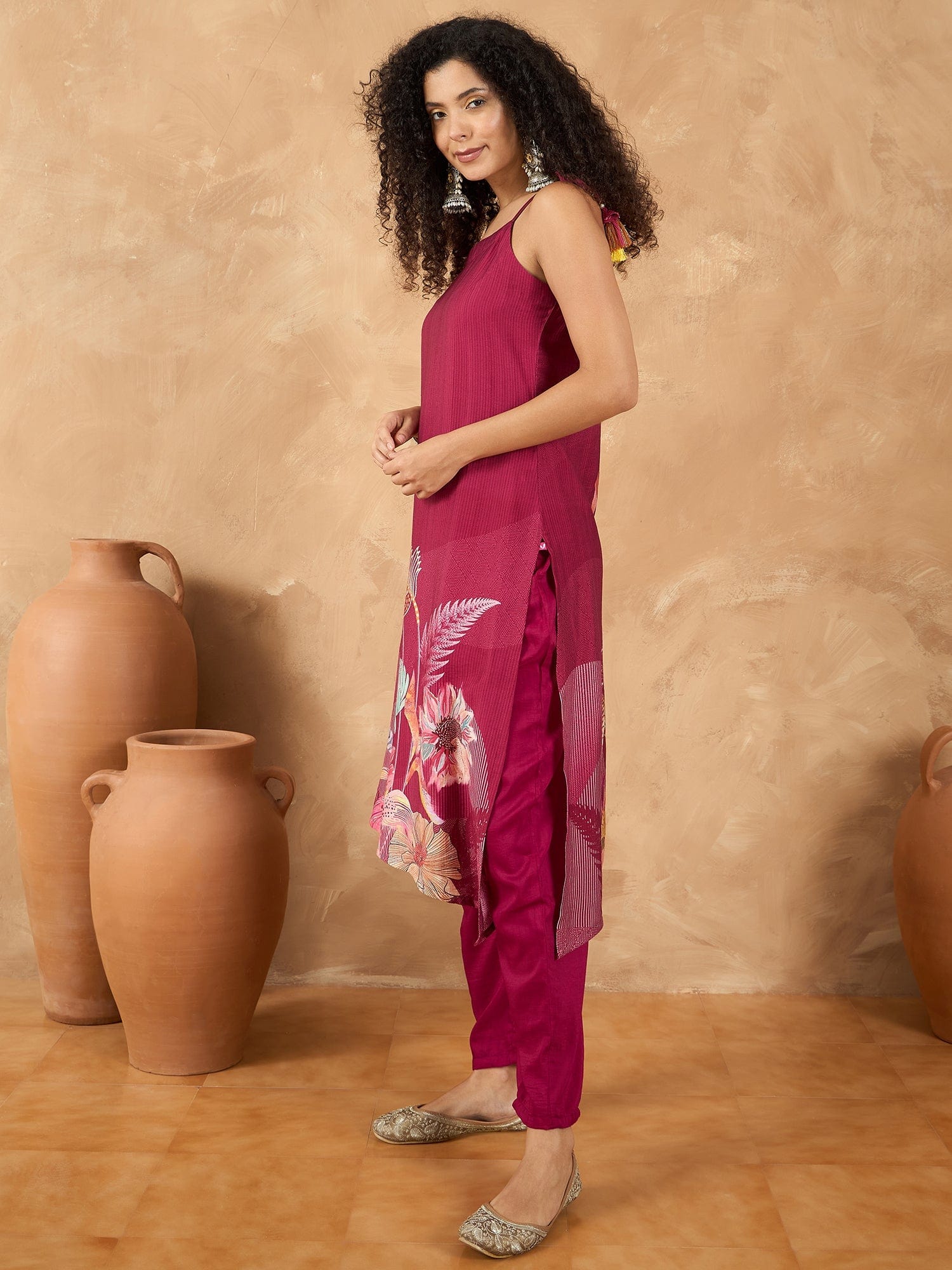 Varanga Women Spaghetti Tie Up Strap Straight Floral Kurta With Trousers