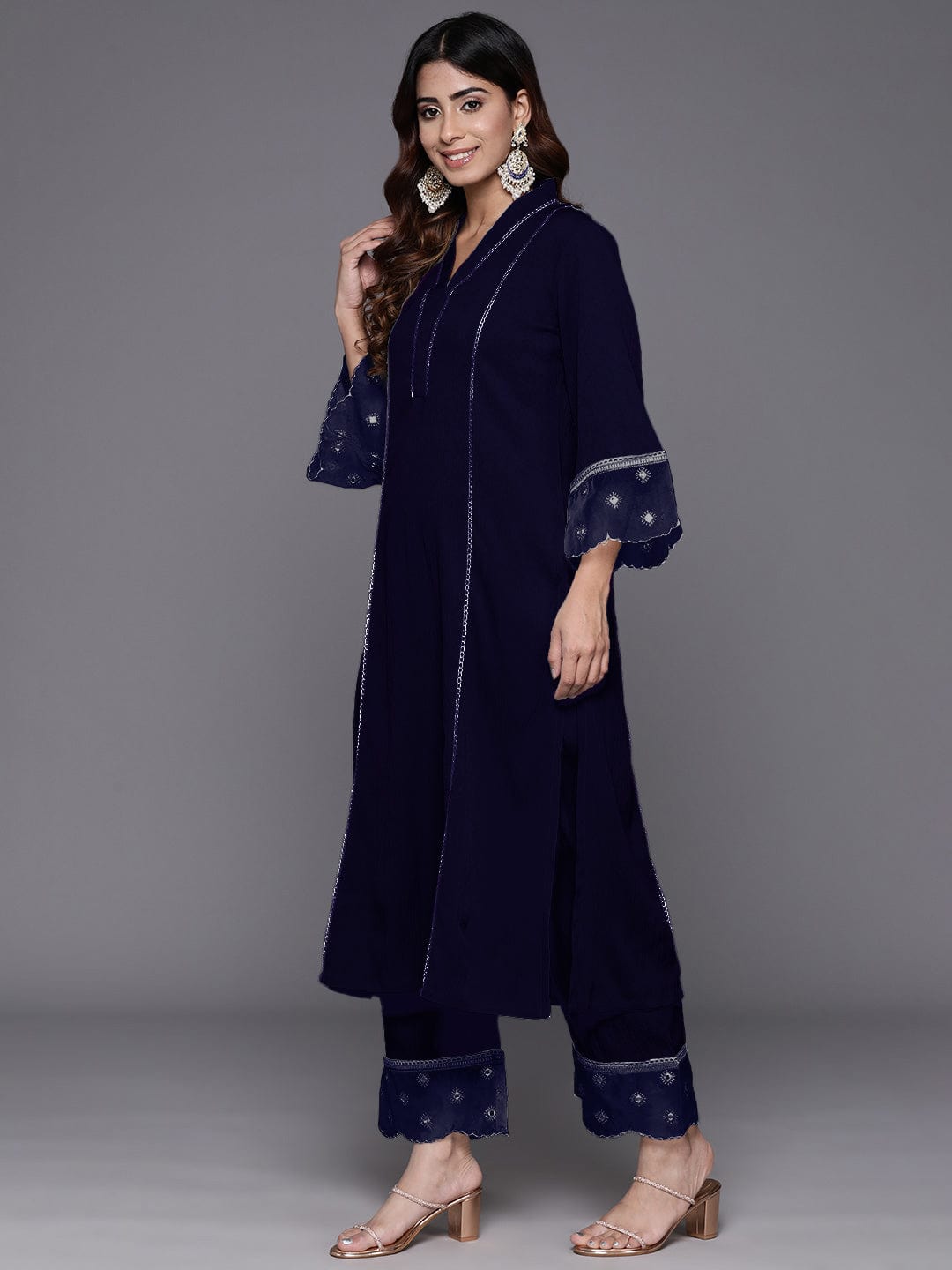 Varanga Women  Organza And Lace Detailed Kurta Set