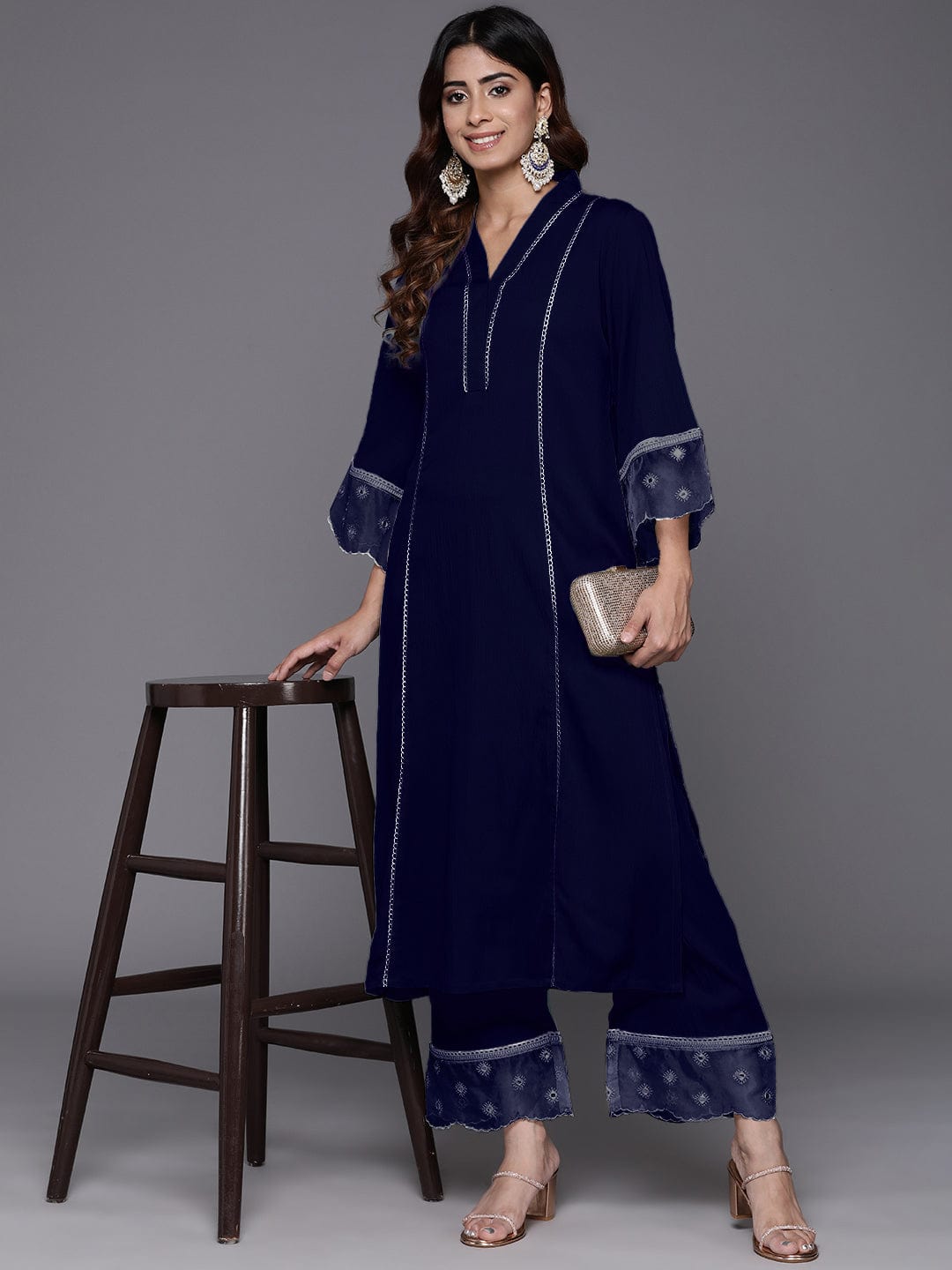 Varanga Women  Organza And Lace Detailed Kurta Set