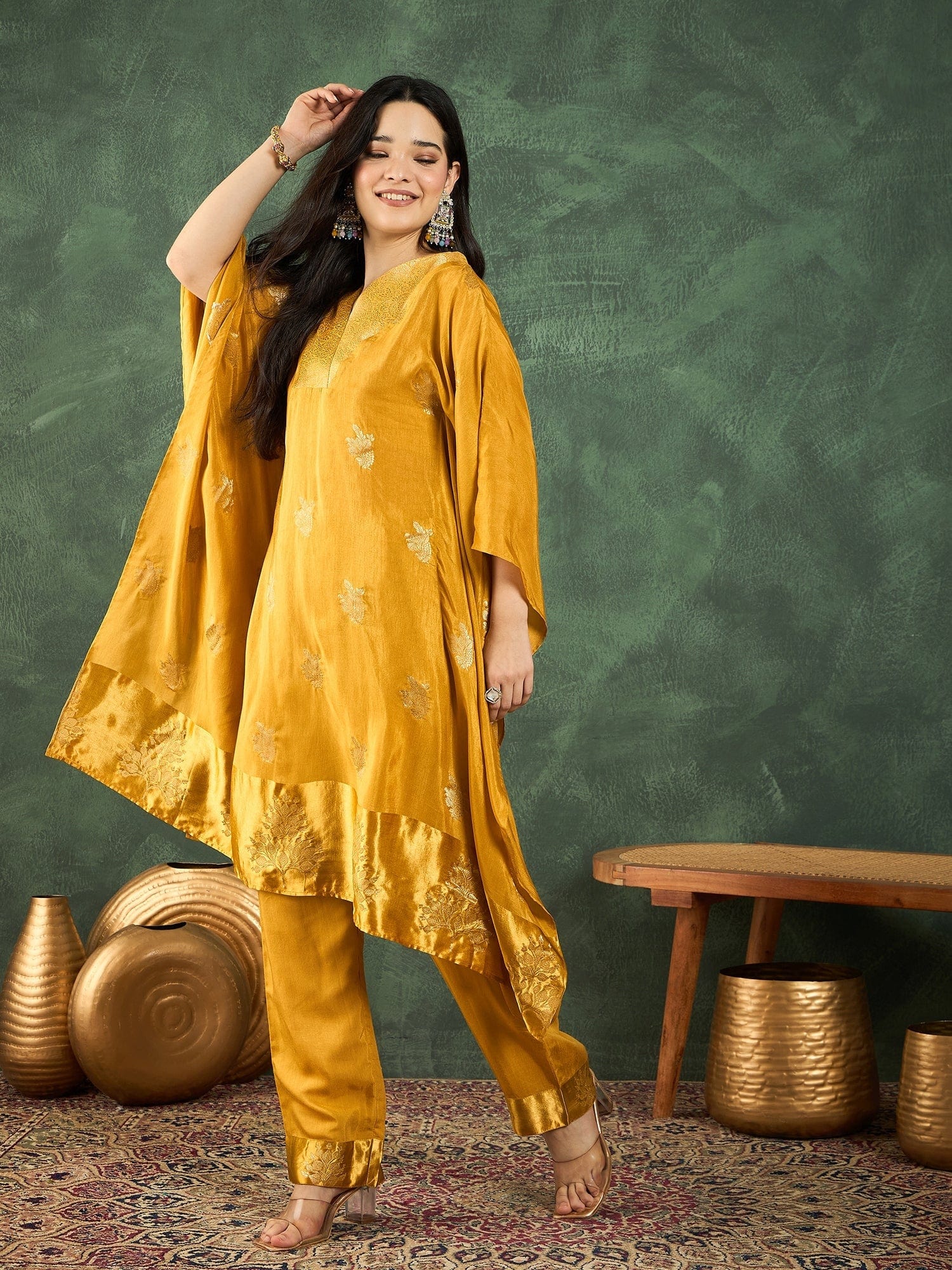 Varanga Kaftan-Style Kurta , Paired With Straight-Fit Solid Ankle-Length Trousers .