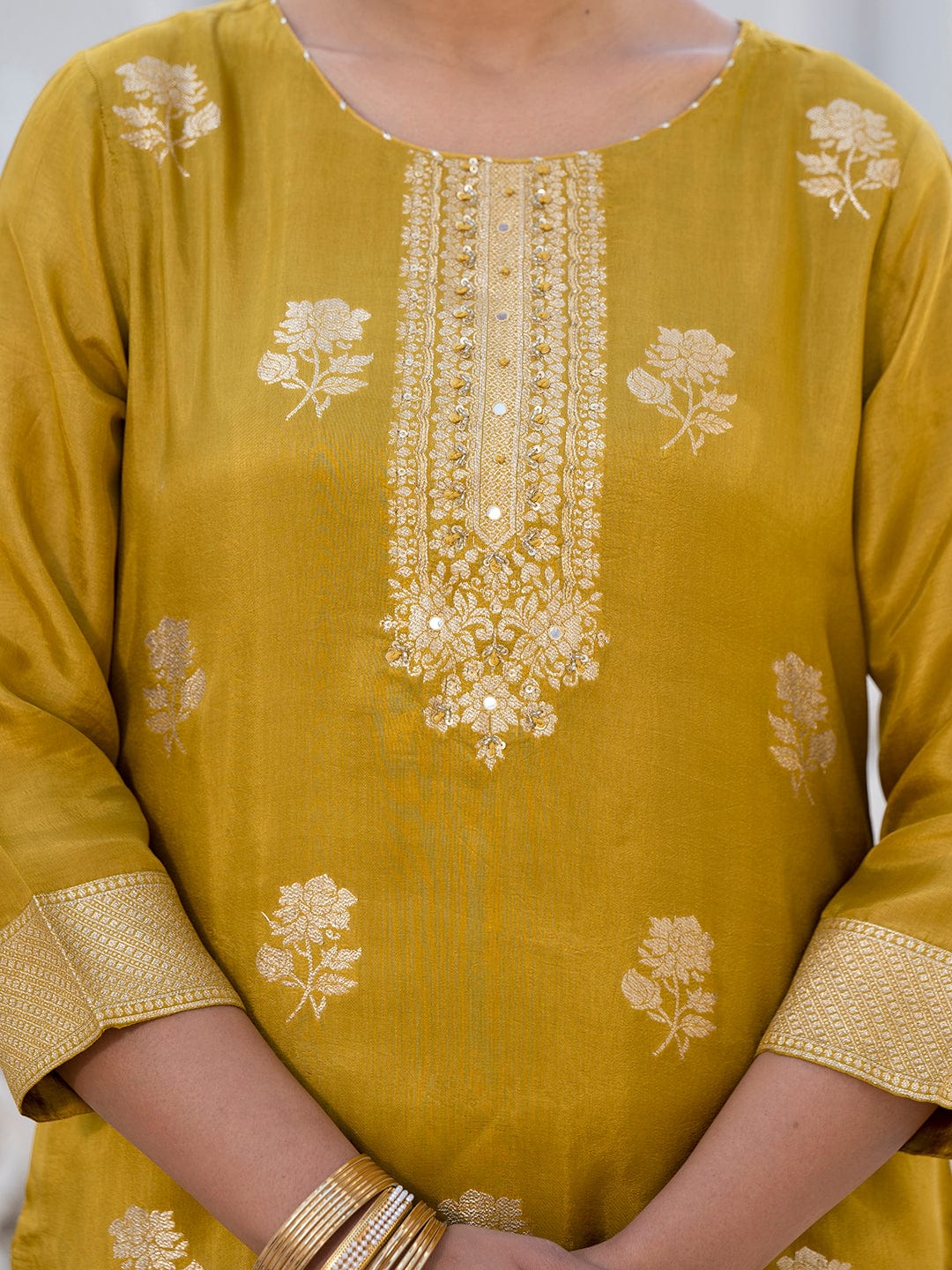 Varanga Women Round Neck Woven Design Kurta Paired With Bottom And Dupatta