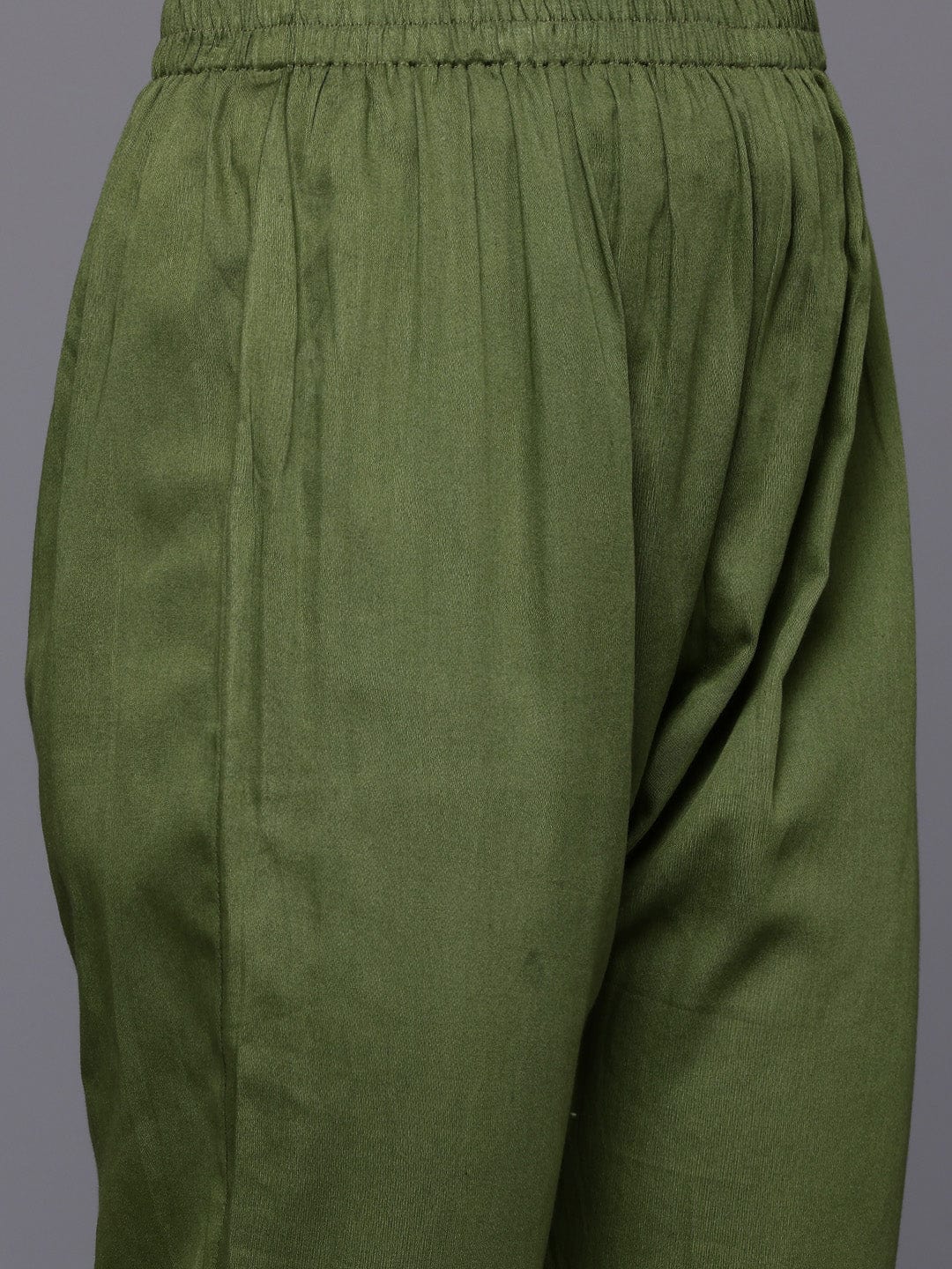 Varanga Women Green Floral Printed Shiffly Work  Kurta  Paired With Bottom And Dupatta