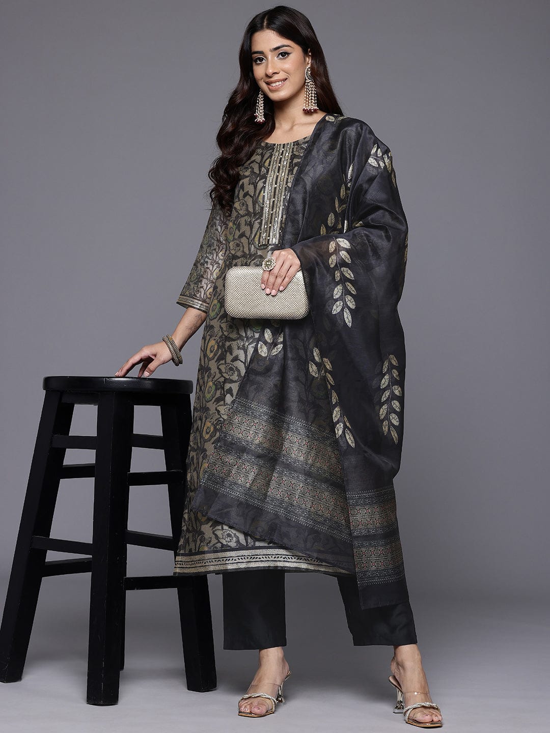 Varanga Women Grey Floral Printed  Round Neck Straight Kurta Paired With Bottom And Printed Dupatta.