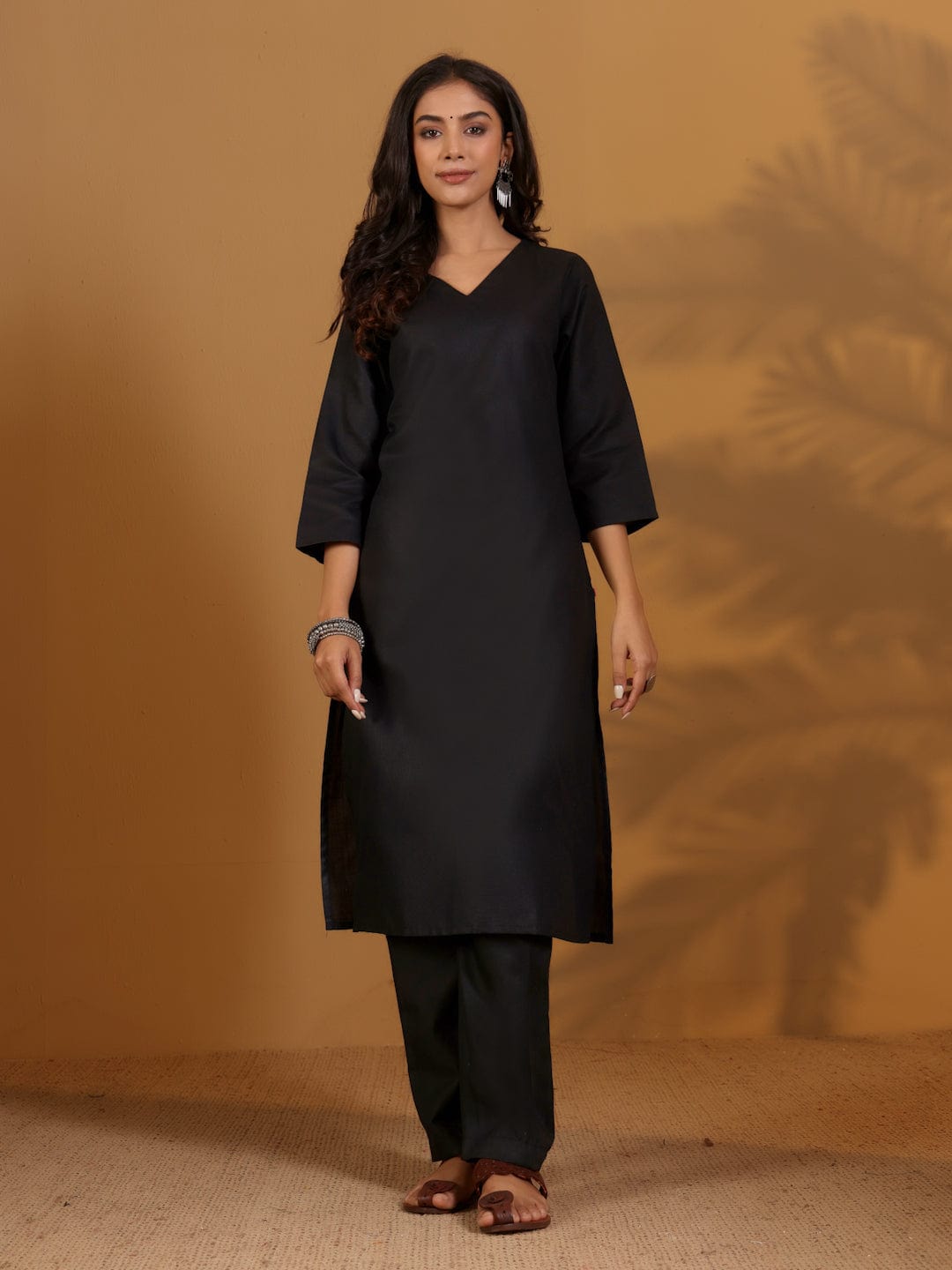 Varanga Women V Neck Kurta With Trouser And Printed Dupatta