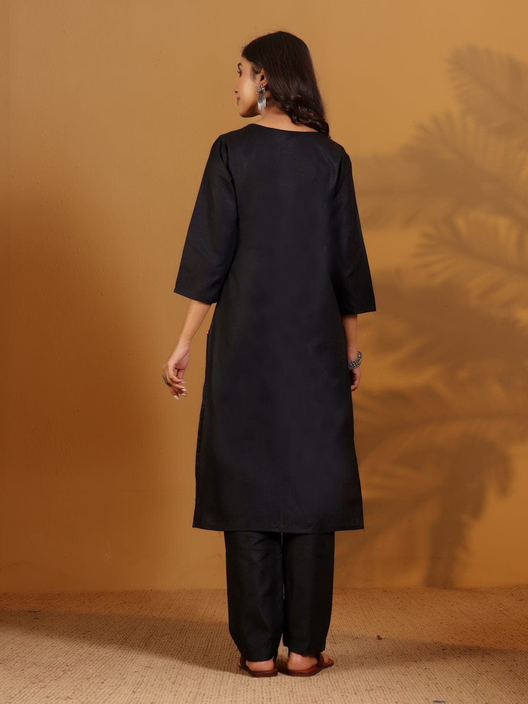 Varanga Women V Neck Kurta With Trouser And Printed Dupatta